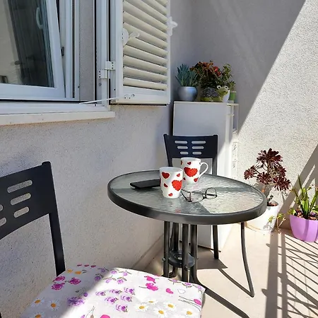 'mimo' In - Hvar * Milna