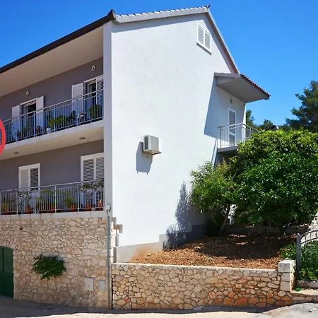 'mimo' In - Hvar * ميلنا